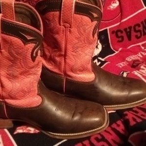 Justin women's 6.5-7 or kids size 4.5. used a few times.